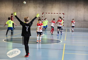 leyu乐鱼-四国蝶泳转身用时差距仅0.07秒，蝶泳转身动作