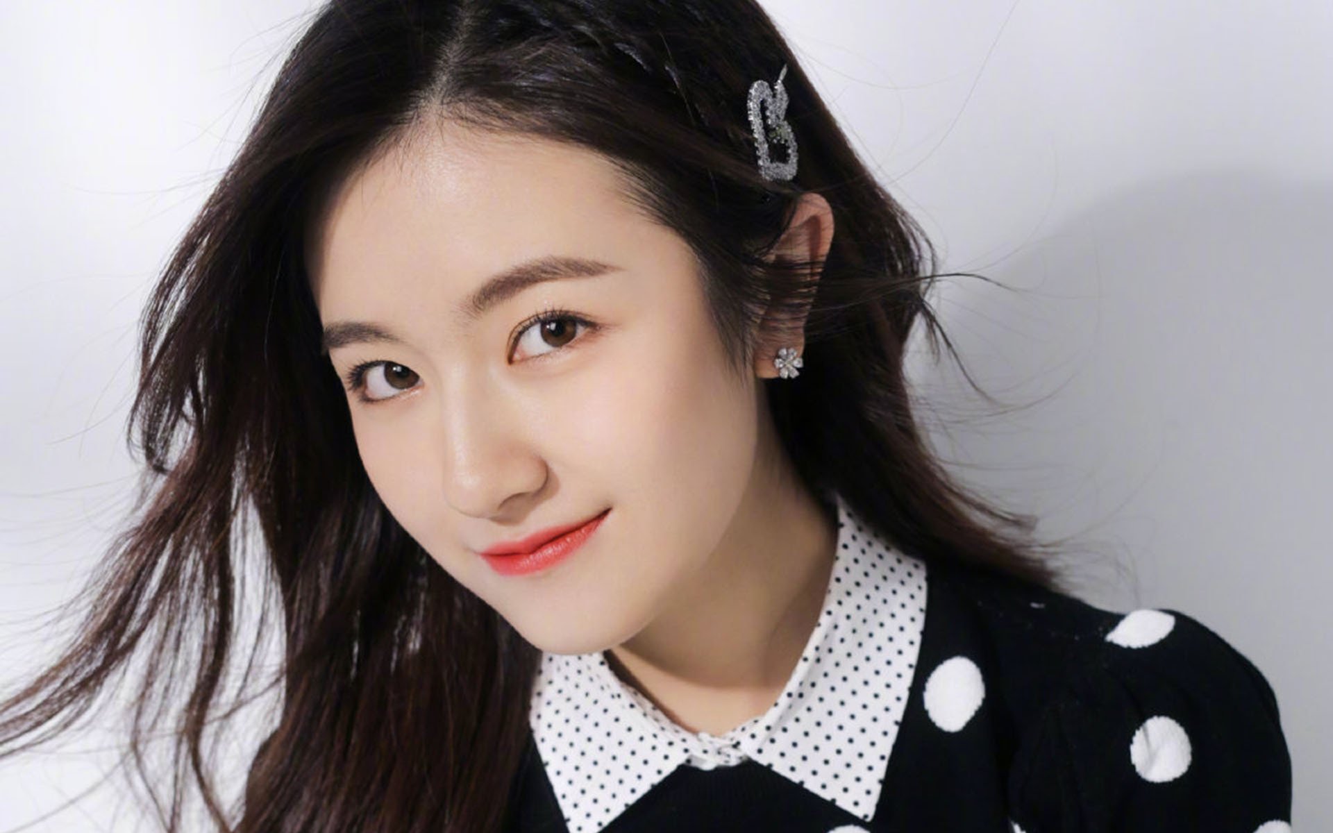 Leyu Sport下载-凯琳·科贝特蛙泳技术细节获高度赞赏,凯特琳与科比