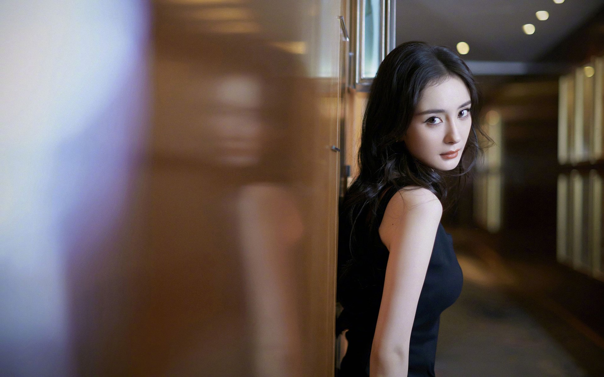 乐鱼电竞在线平台-德甲攻防闪耀:力量与智慧交融!,德甲战术